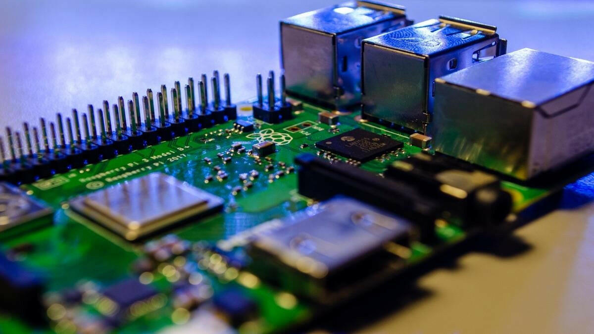 Raspberry Pi Based Smart Emergency Alert System Helmet.